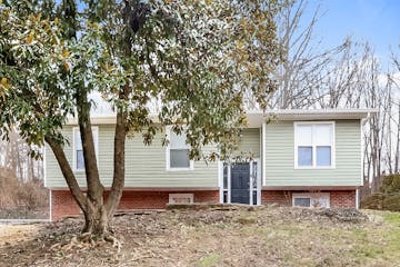 9104 ROYAL OAK DR LOUISVILLE, KY 40272